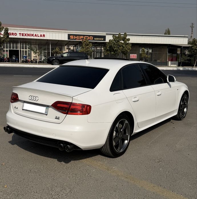AUDI A4 S-line 3.2 Quattro