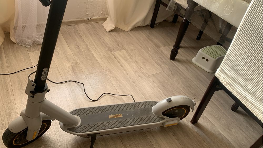 Электросамокат Ninebot kickscooter max g30 lpСРОЧНО торг уместен,обмен