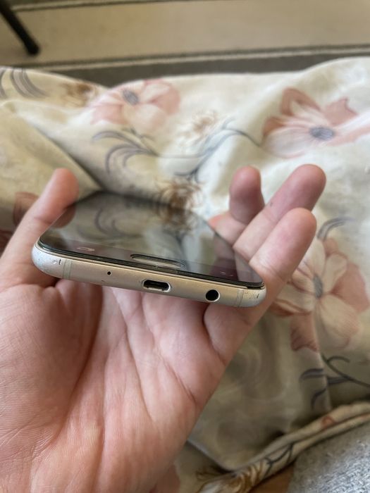 Samsung J7 sotiladi. 400ming kelishamiz