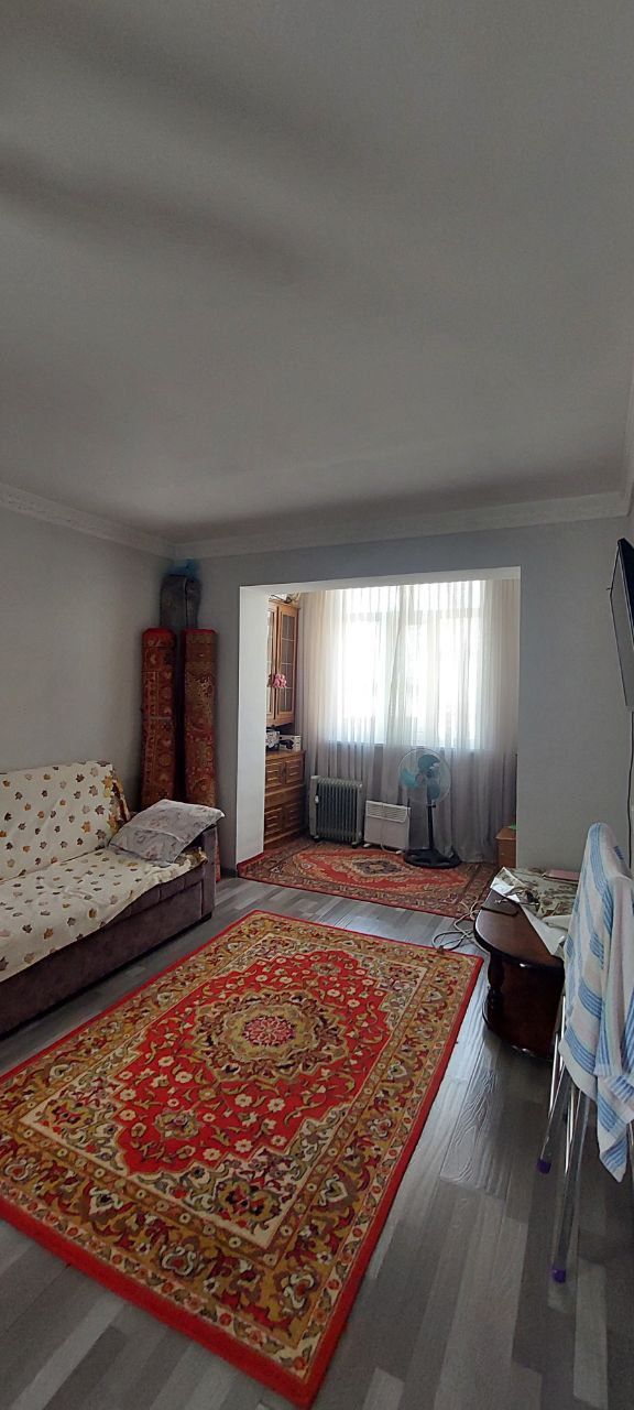 Продается однокомнатная квартира в Янгиюле (Гульбахор)