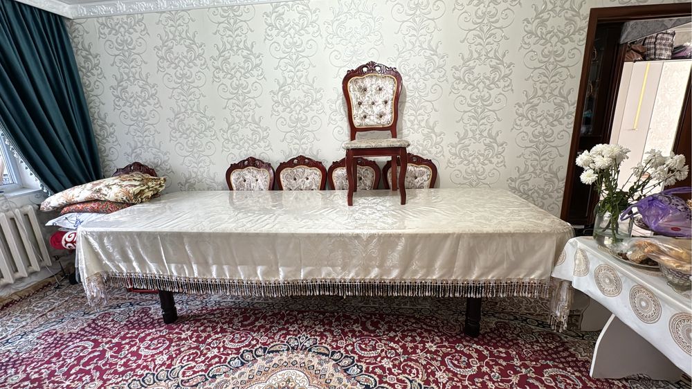 Столы/стулья……….