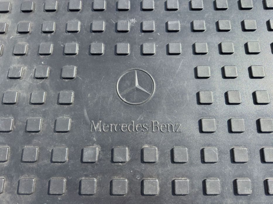 Mercedes стелка за багажник C-class W204, GLK X204