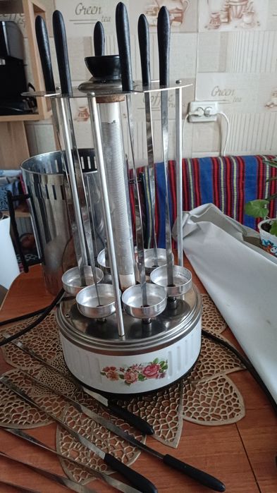 Продам электрошашлычницу  7000