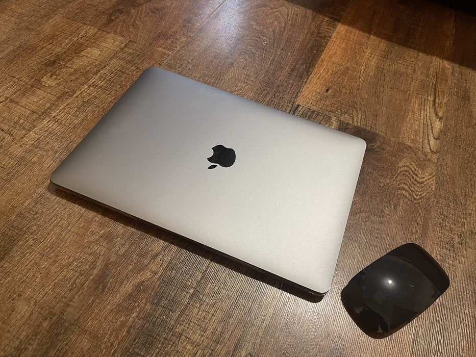 MacBook Air M1 (2020) • 16 ГБ RAM • Сост.идеал. Magic Mouse в подарок!