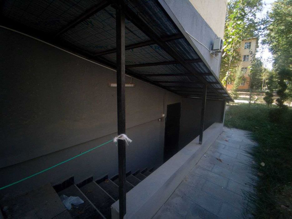 Продается нежилое помещение 3х комнатная + подвал Чиланзар 20 квартал