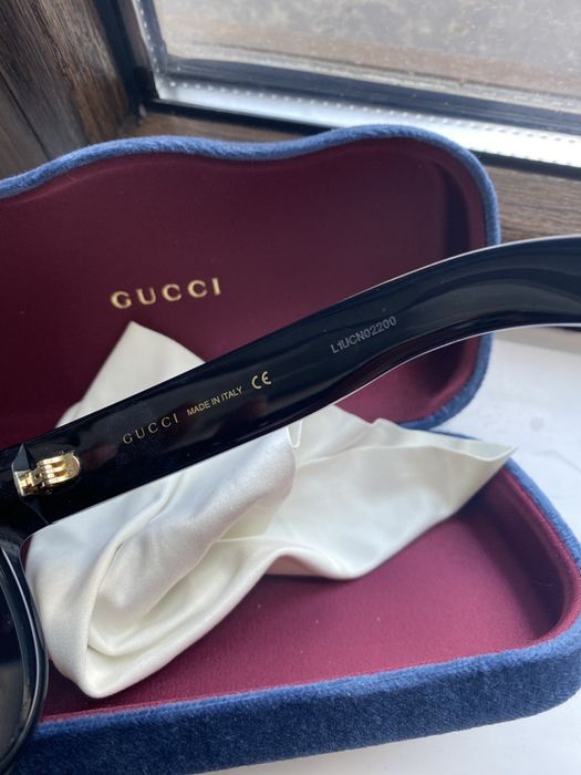 Vând ochelari Gucci cu cristale swarowski