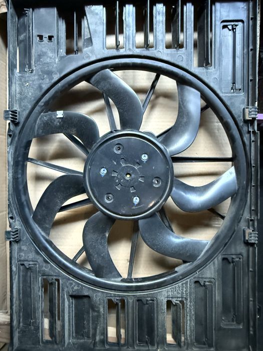 Перка за радиатор Audi a4/a5 b9 8W0959455, 8W0959455J