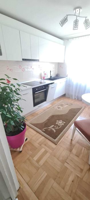 Vand apartament cu 2 camere