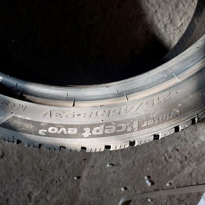 Set 4 Anvelope 215/45R/18 de iarna Hankook Winter