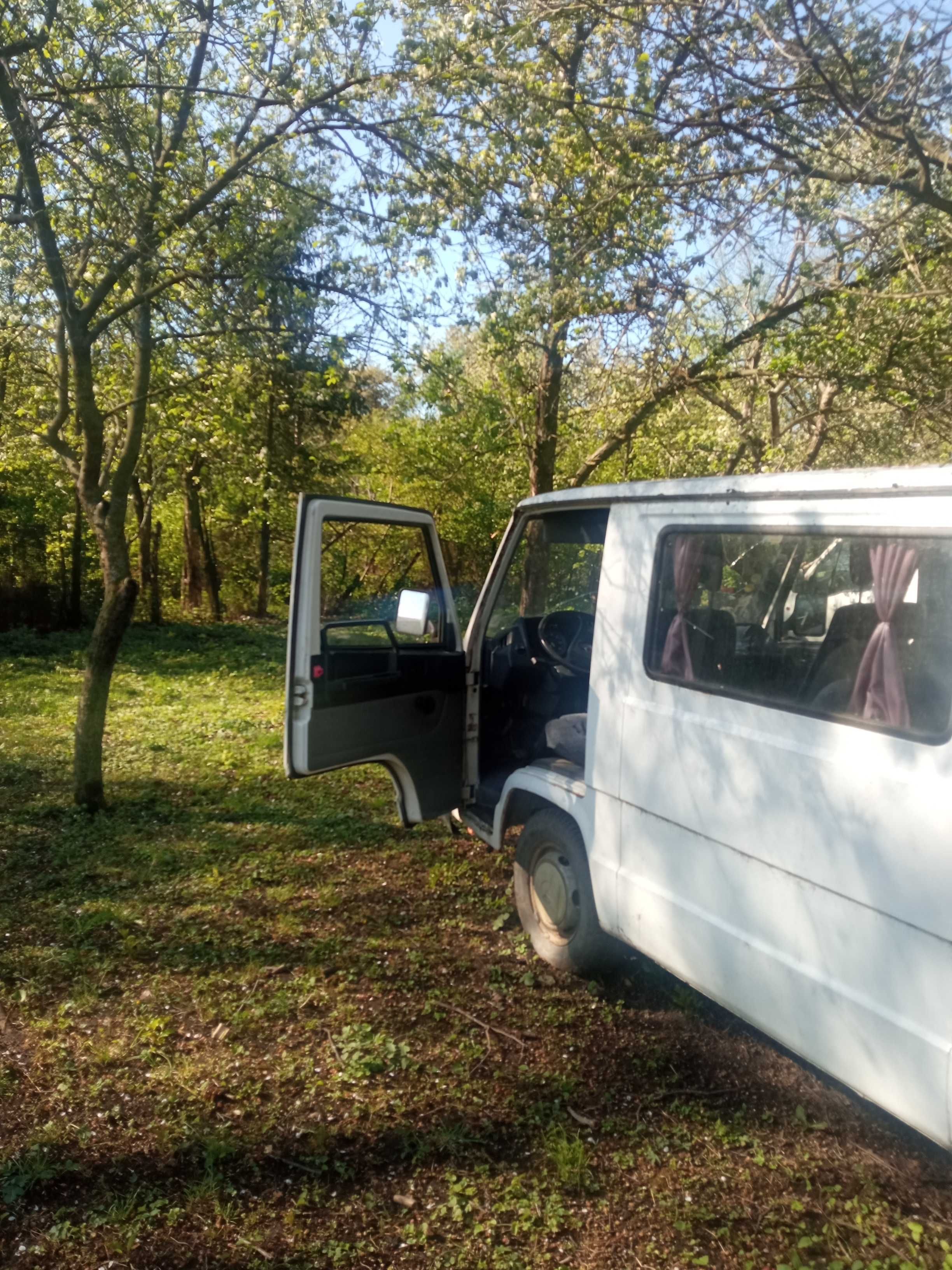 Mercedes Benz 100MB motor2,4 An 1994(mașină de colecție)