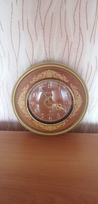Продам часы "Янтарь" на стену