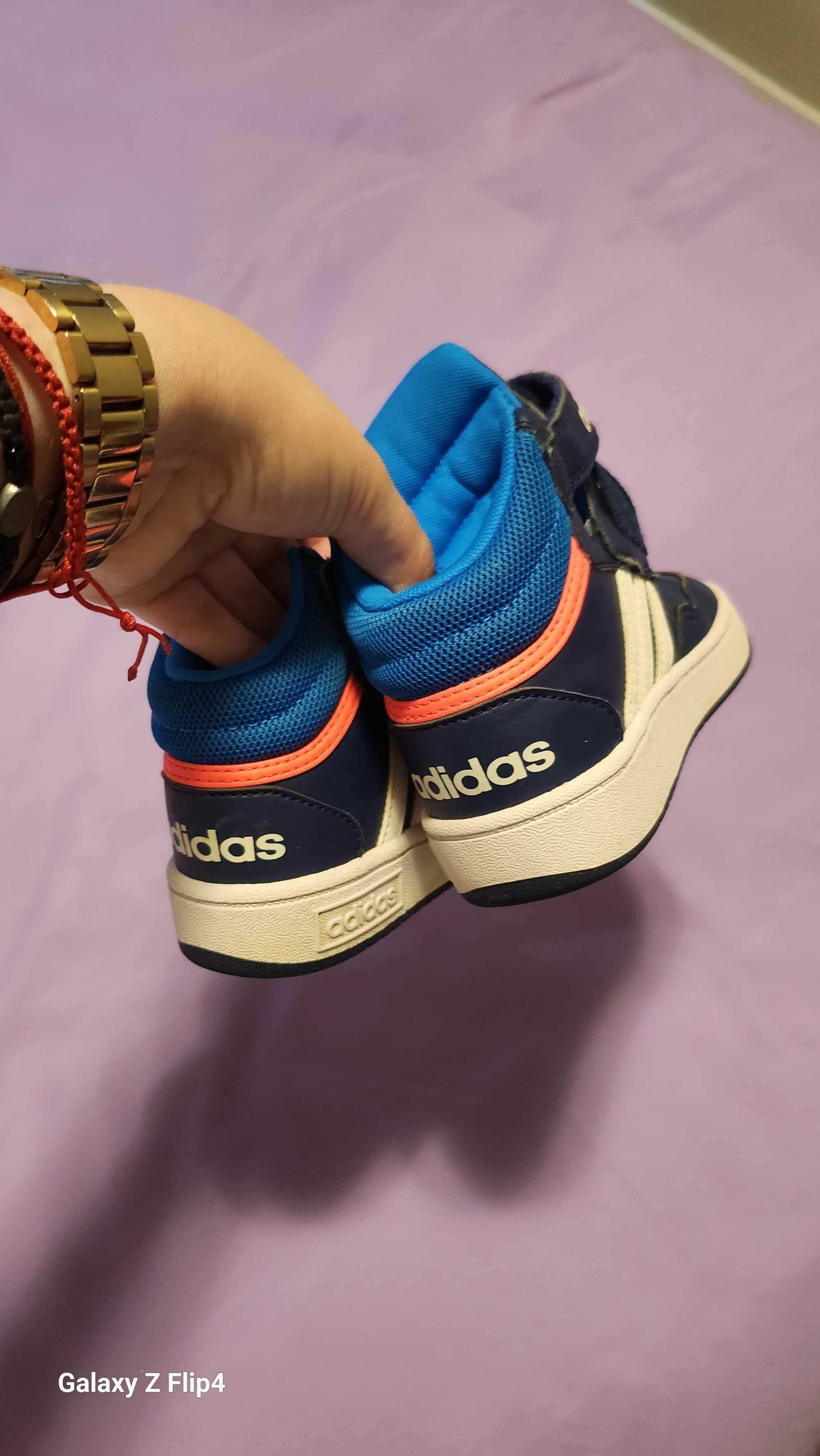 Детски обувки ,,Adidas"