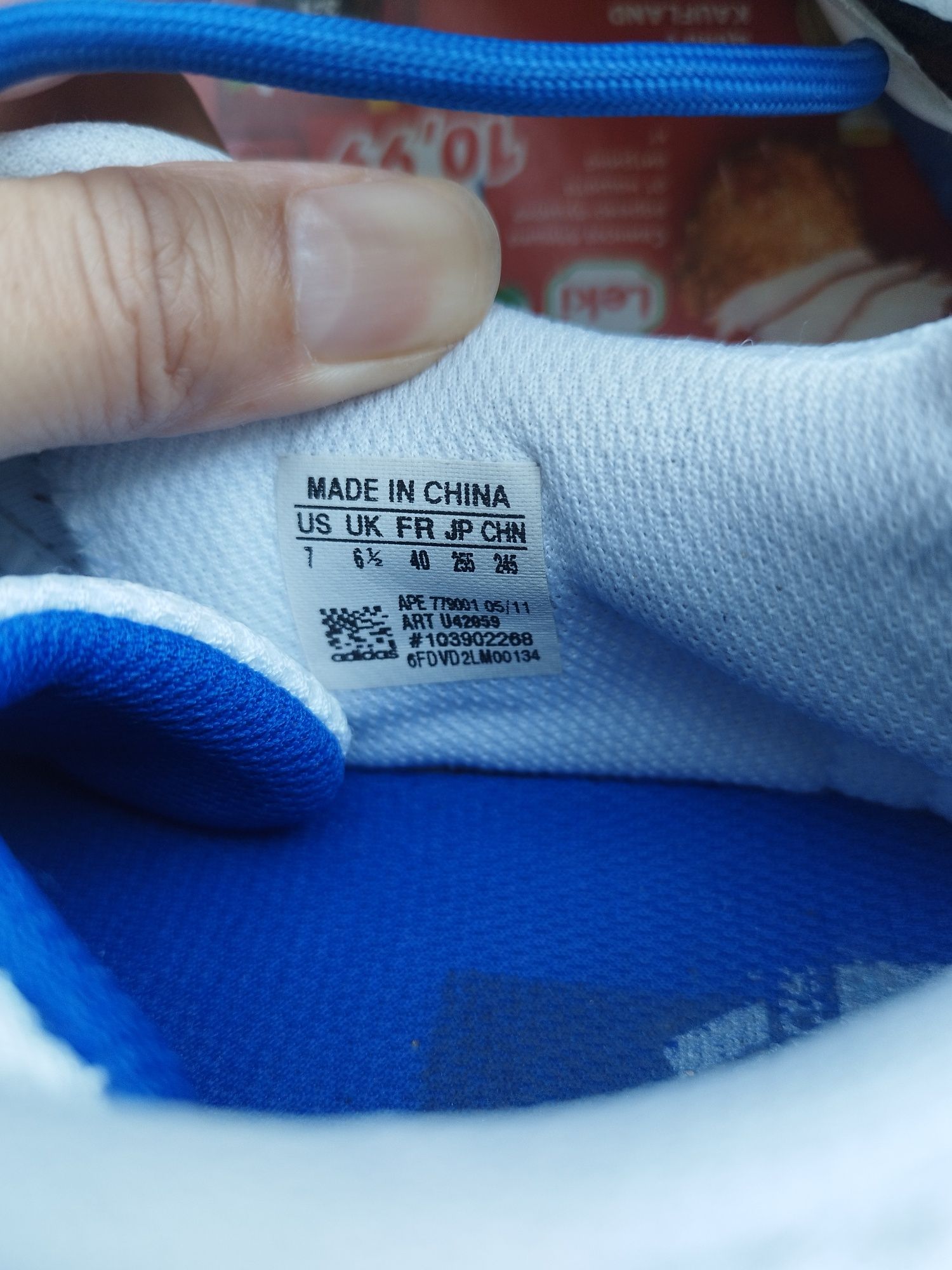 Маратонки Nike  и Adidas