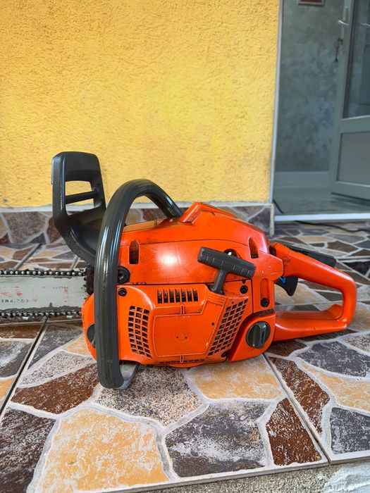 Vând Husqvarna 350 în stare bună de funcționare