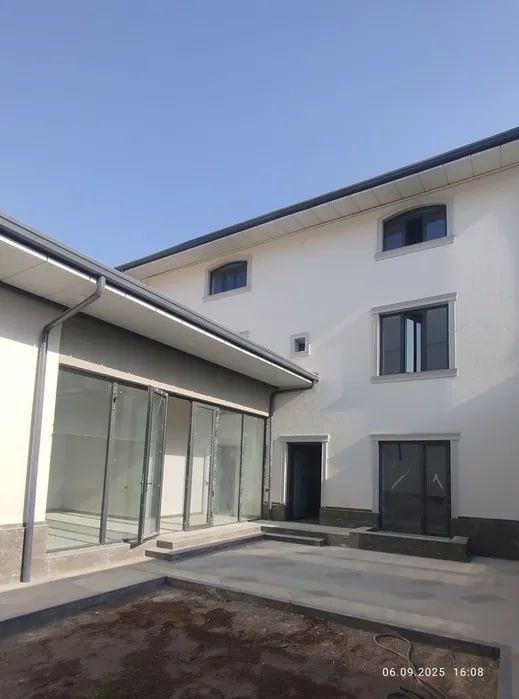 Сдаётся здания, под школа, детский сад.  Ор. Ивлева, Яккасарайский