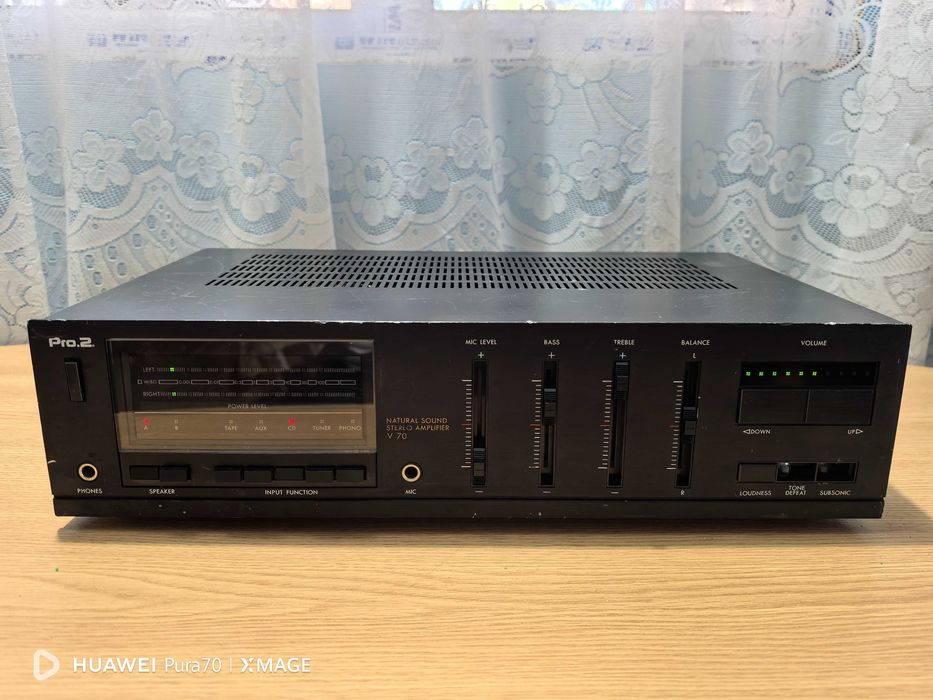 Amplificator vintage PRO.2-sunet cu bass cald si inalte bine definite