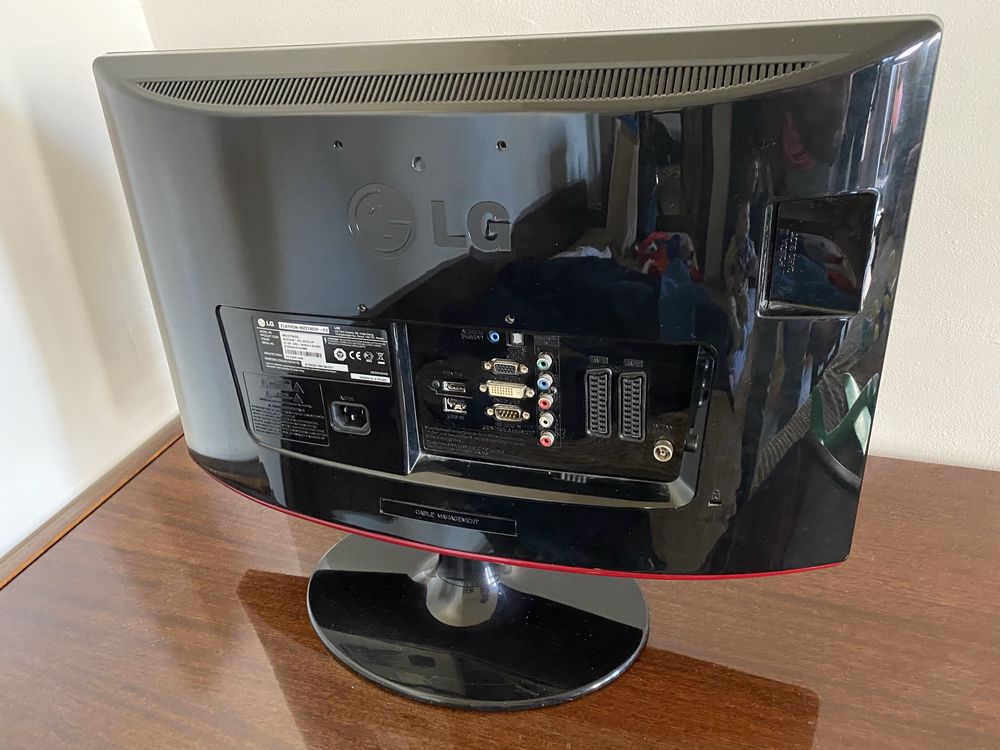 LCD монитор LG M227WDP