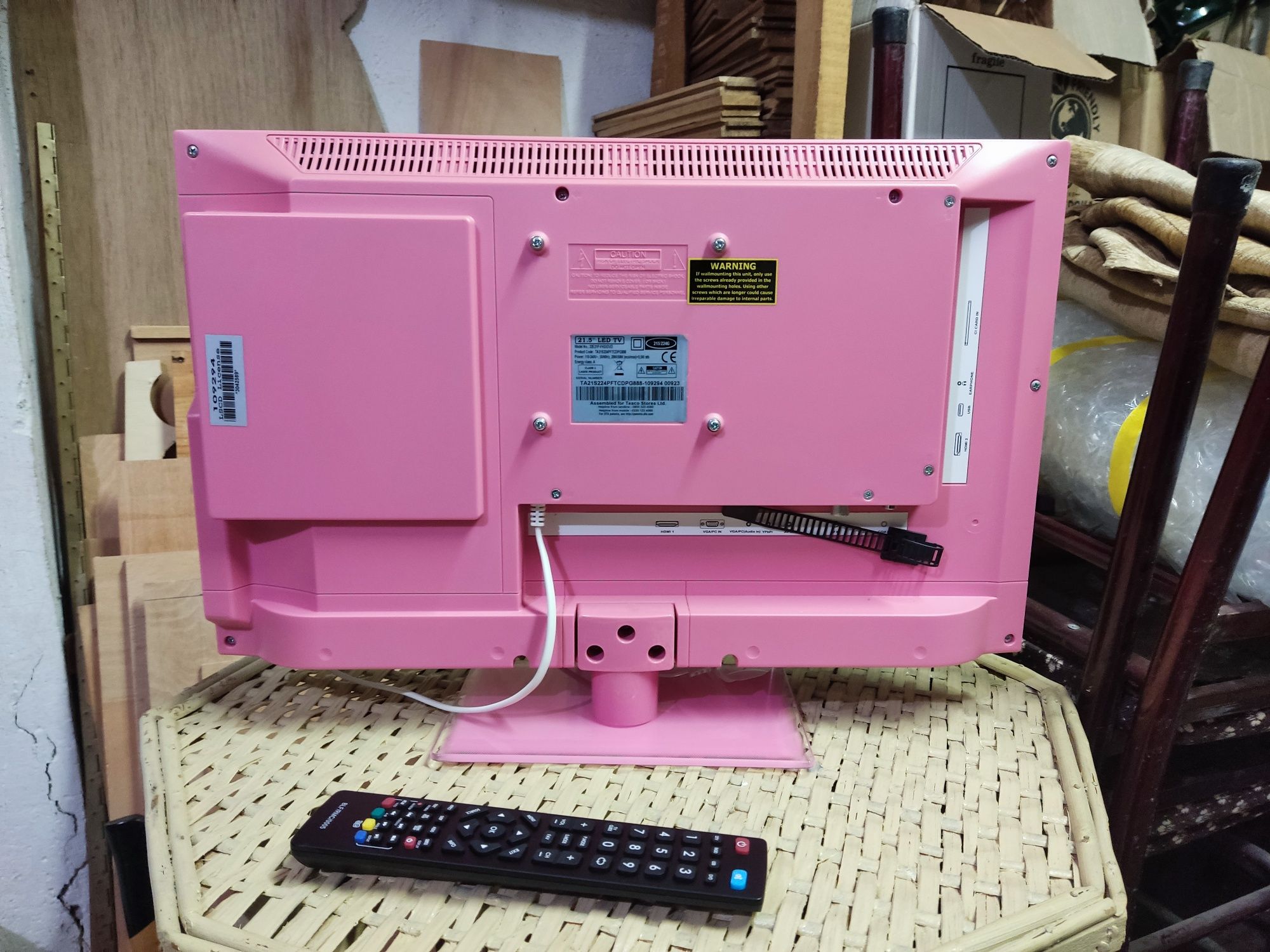Телевизор Tehnika 21.5"