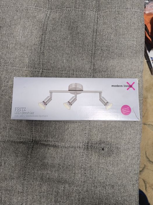 Vând corp iluminat cu led nou