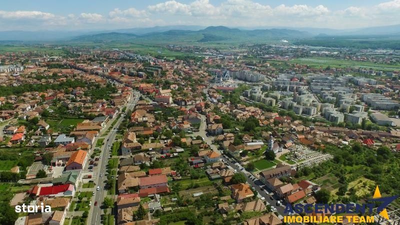 Teren intravilan, pe 5.800 mp, cu vedere frumoasa,in localitatea Reghi