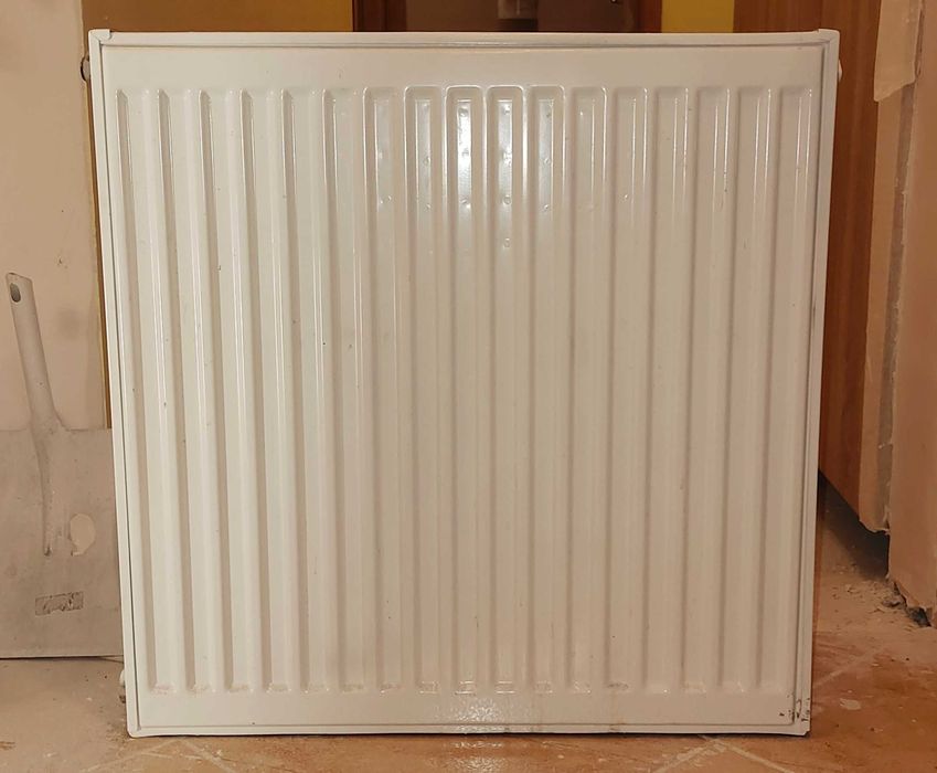 Calorifer radiator din otel Ferroli 600 x 600 x 100 mm console incluse