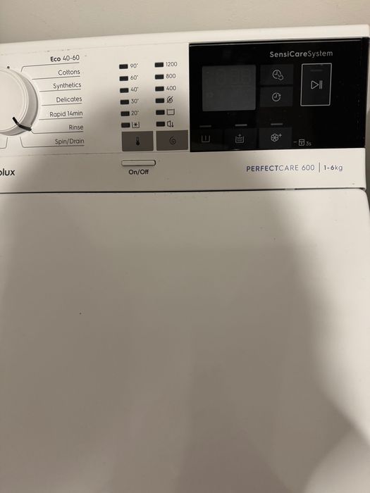 Mașină de spălat verticală Elecrolux