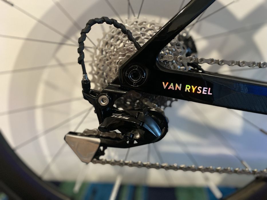 Cursiera Carbon Van Rysel EDR CF 105 Disc Road