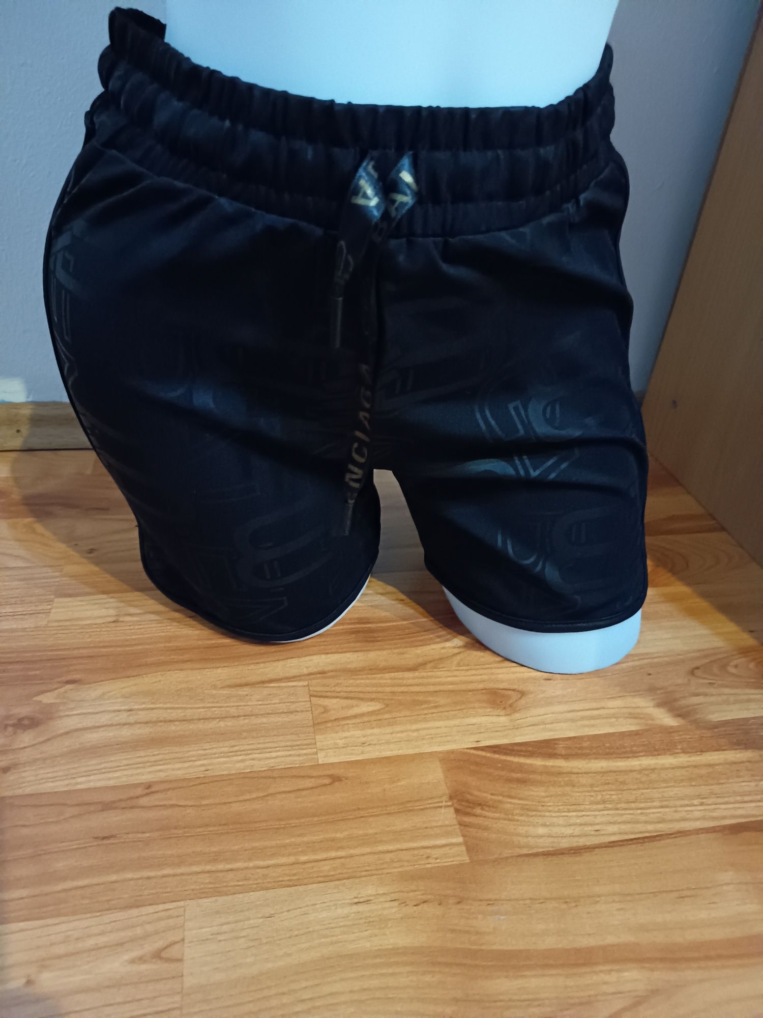 Pantaloni scurți dama