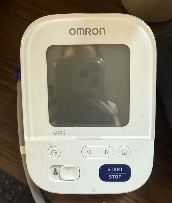 Апарат за кръвно налягане OMRON
