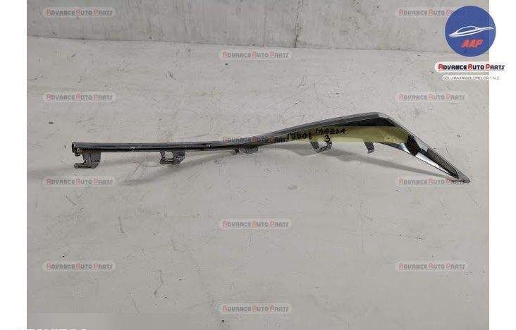 Ornament Cromat Bara Fata Dreapta original Mazda  3 BM [2013 - 2016]