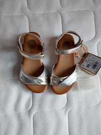 Nr 26, (eticheta) sandale piele Gioseppo, aurii si argintii