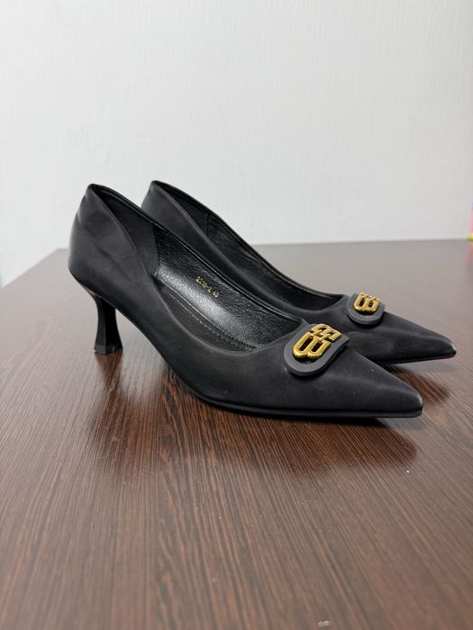 Туфли женские на каблуках б/у