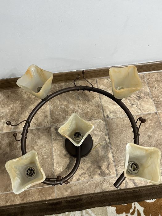 Продоётса Люстра