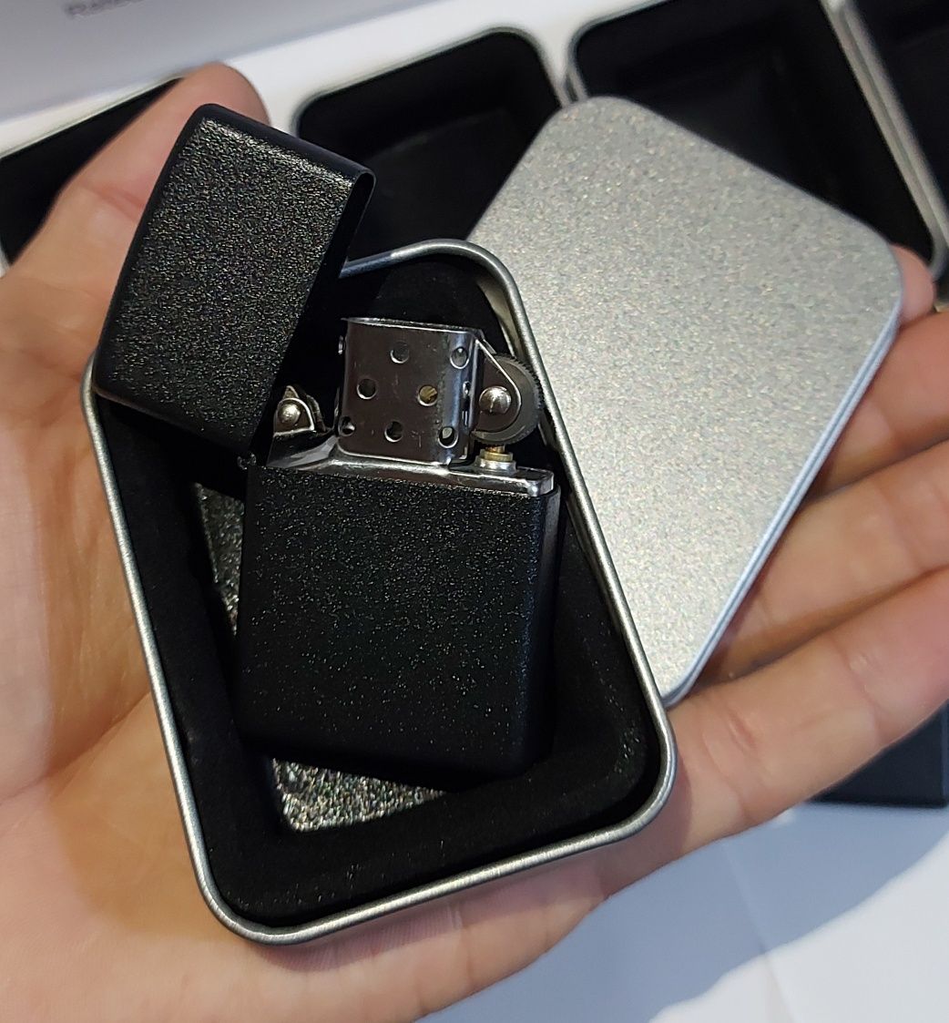 Матовая зажигалка Zippo. Бензиновая зажигалка. Металлическая зажигалка