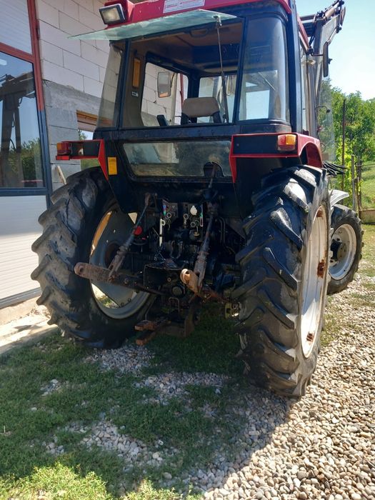 Case international 885 xl cu încărcător frontal