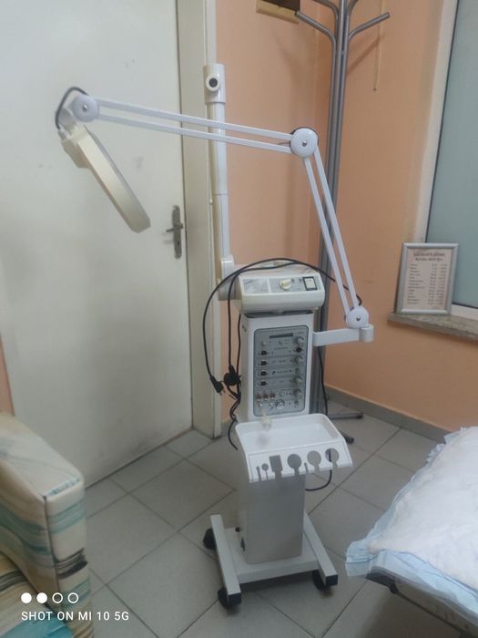 Мултифункционален инструмент за красота - F8800D - с 10 функции.