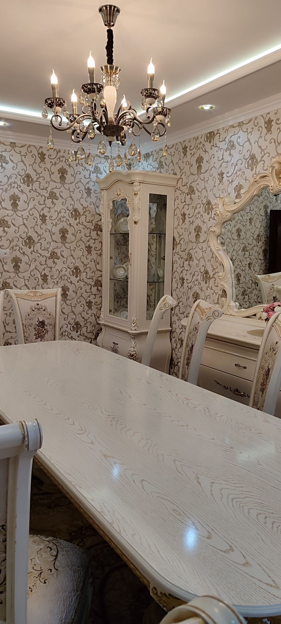 Продаётся жилая комната в комплекте
