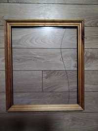 Дървена рамка със стъкло