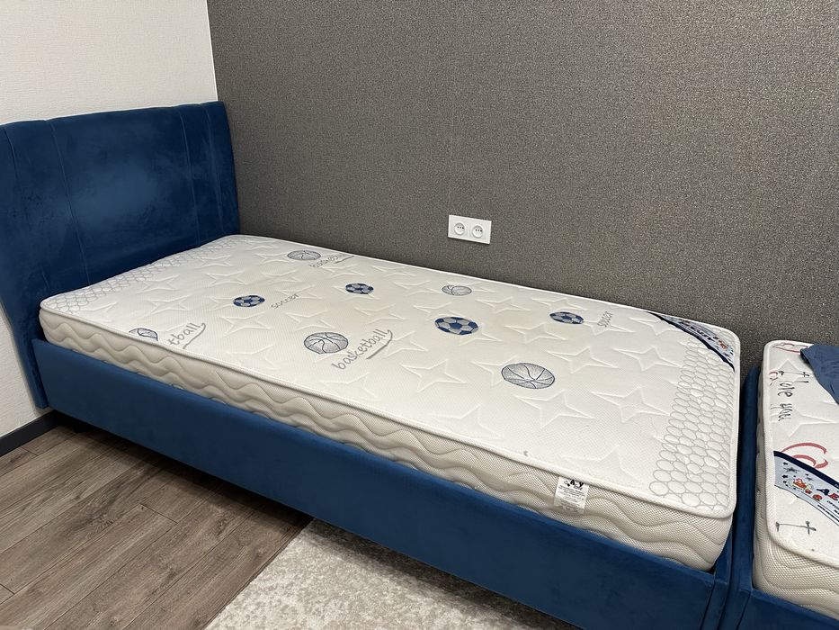 Срочно продам кровати детские подростковые,можно по одной. Ортопед