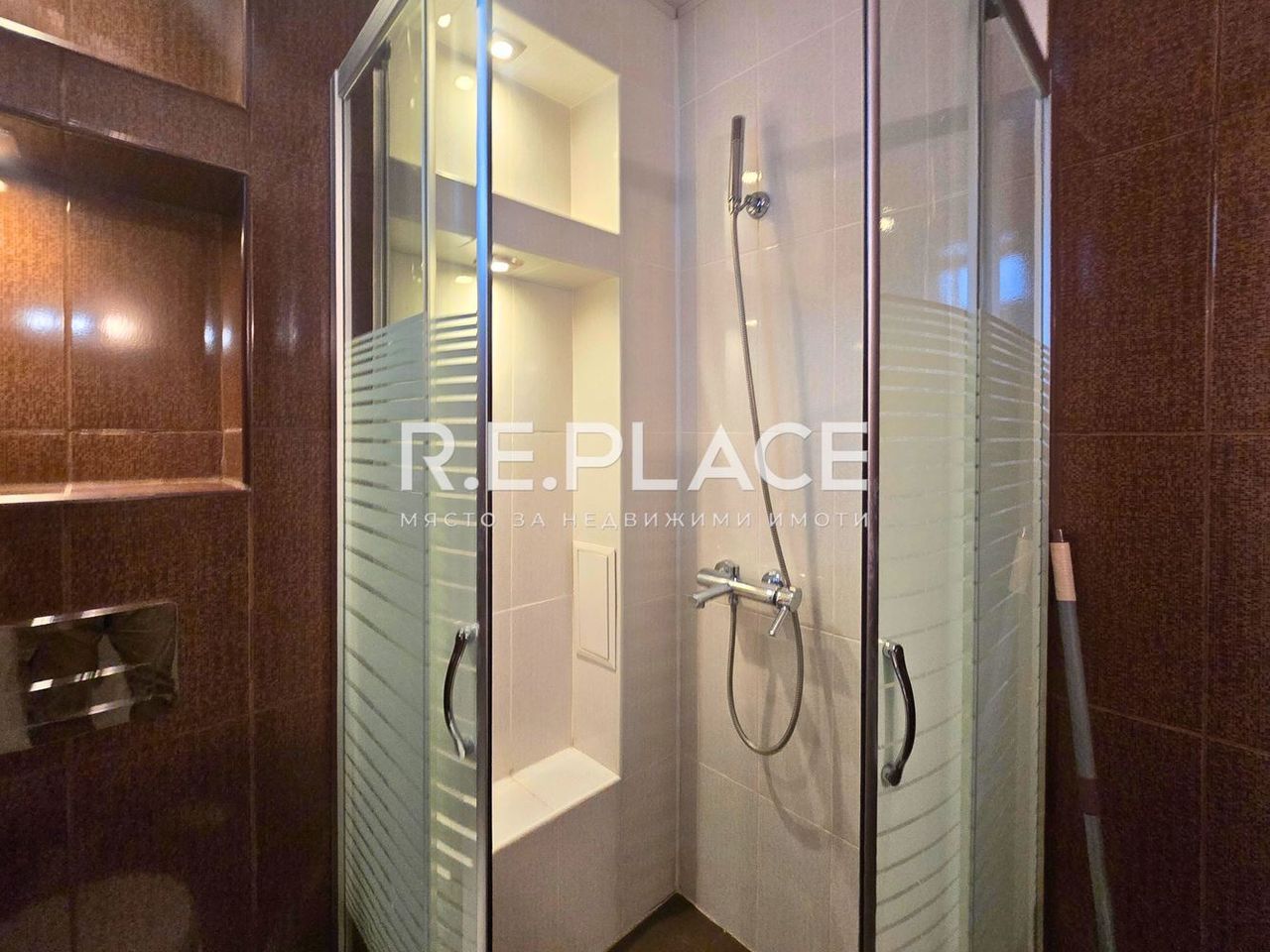 Дава се под наем Тристаен апартамент в Варна, Чайка - 72 кв.м за 450 € - Снимка #9