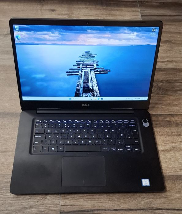 Лаптоп Dell Latitude 5581