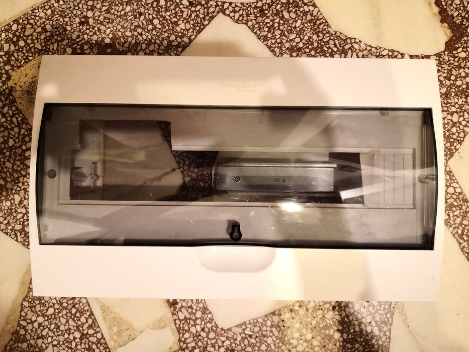 Tablou electric Schneider fara sigurante