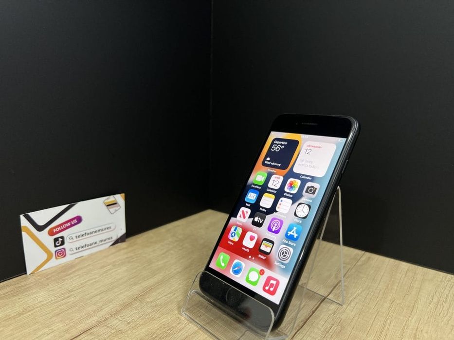 iPhone SE(2020) 64Gb Black Second-Hand Bun 3 ani garanție, Telefoane M