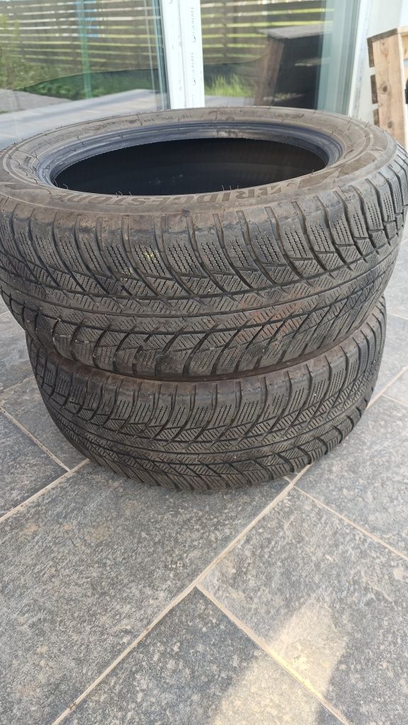 Bridgestone 225/55/17 - runflat