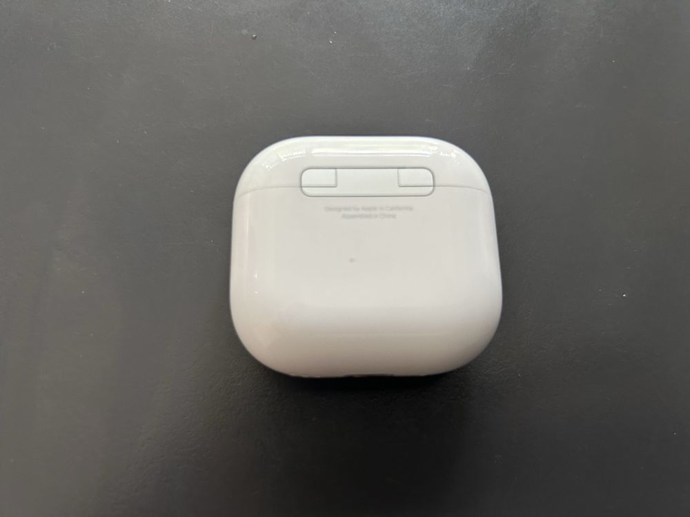 Продавам Apple AirPods 4Th Gen