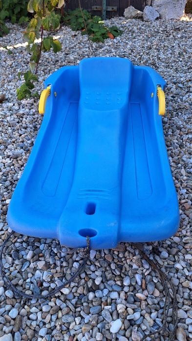 Sănii  de vanzare  .