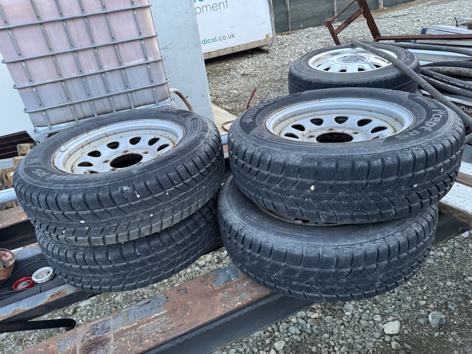 Anvelope iarna noi 205/70/15 HANKOOK + jante SUZUKI