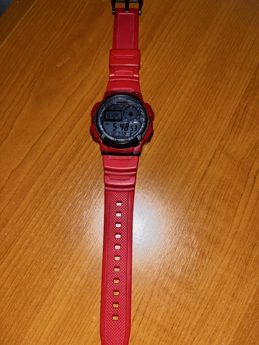 Ceas Casio rosu in stare buna