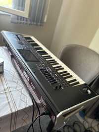 Продавам клавир Korg Pax 4