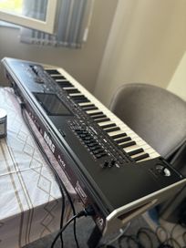 Продавам клавир Korg Pax 4